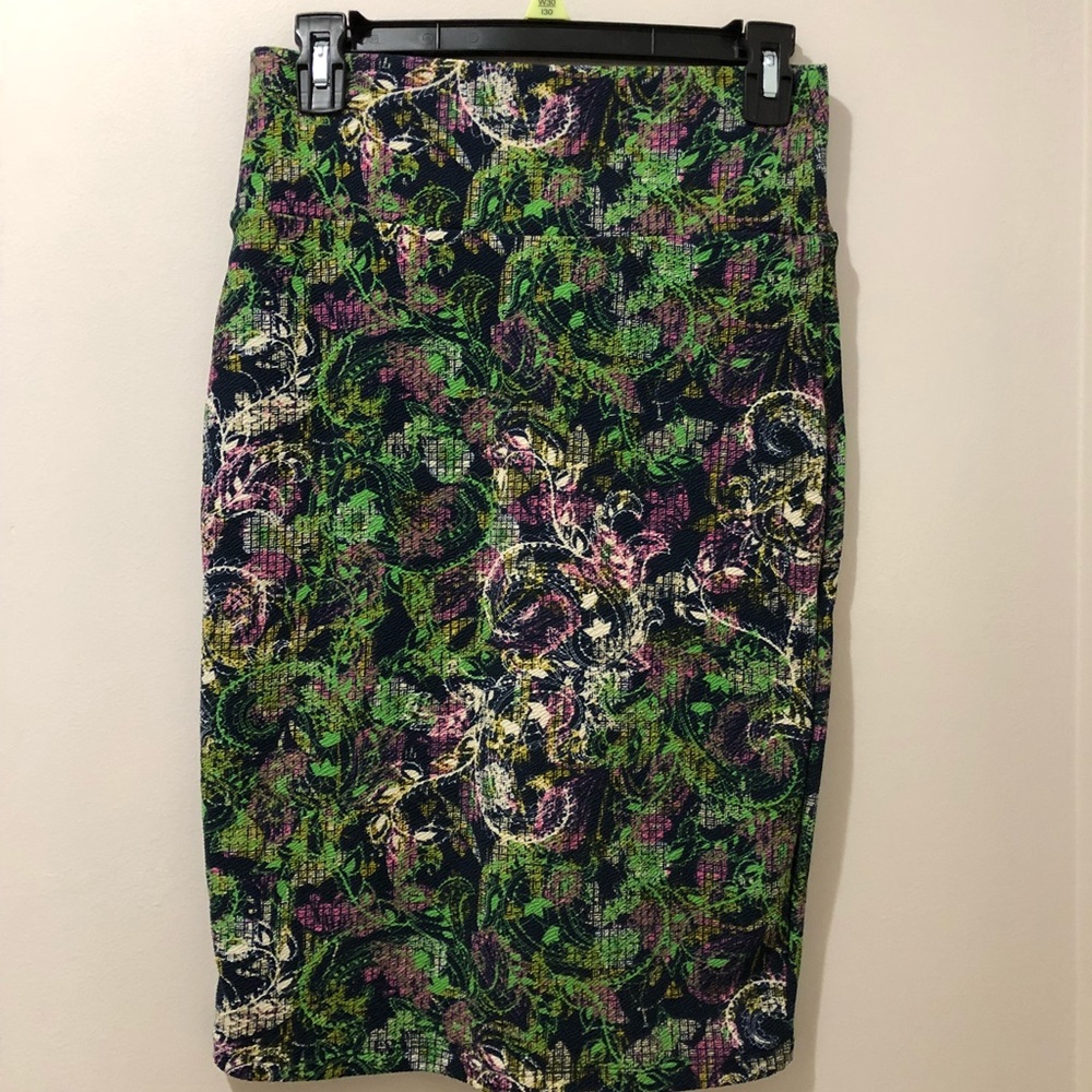 LuLaRoe Cassie XS Paisley